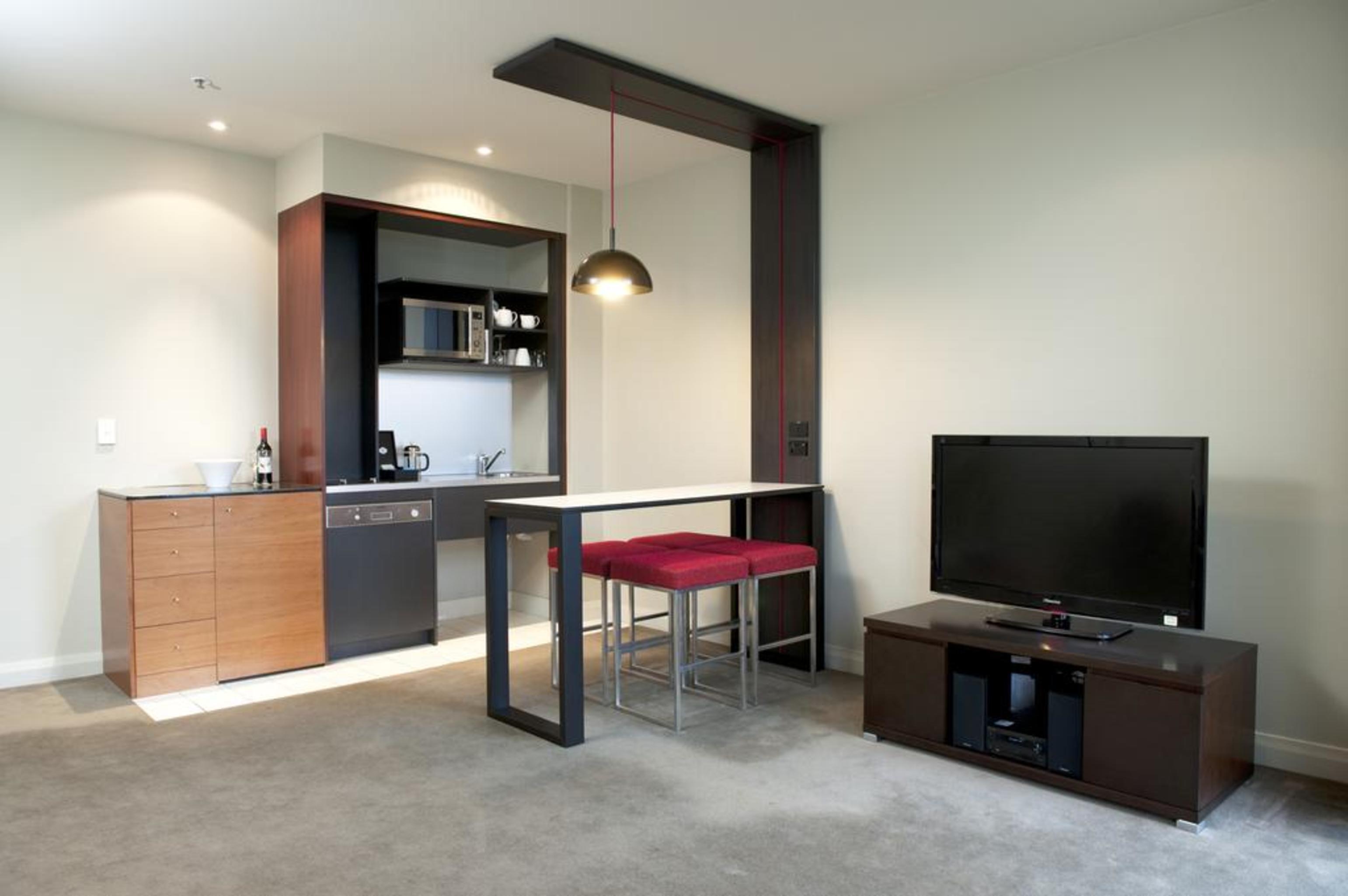 Mantra Hindmarsh Square Hotel 4*