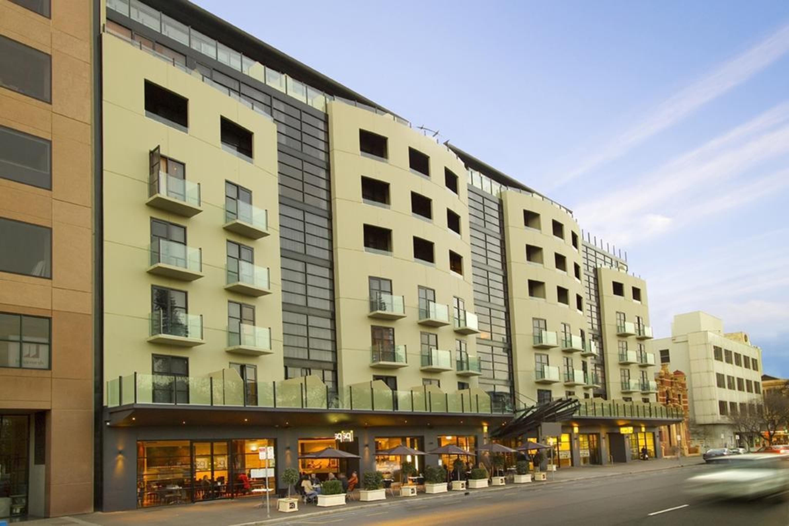 Mantra Hindmarsh Square 4* Adelaide