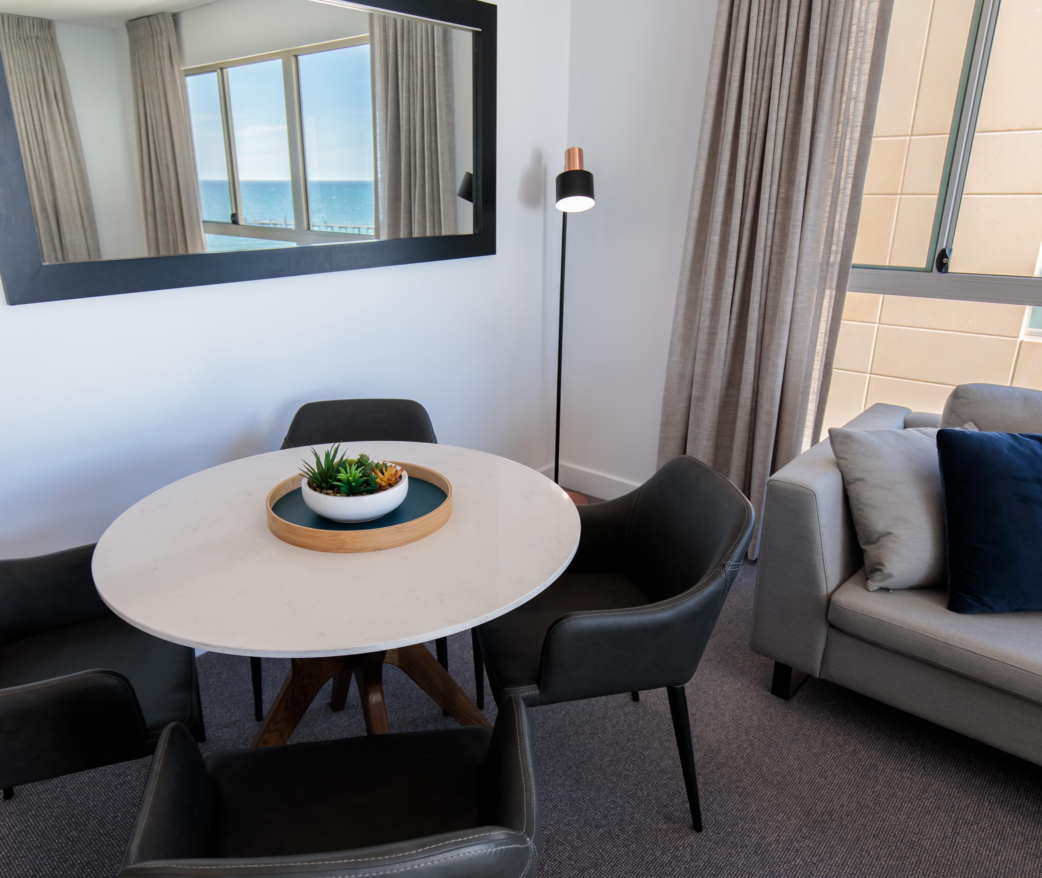 Oaks Glenelg Plaza Pier Aparthotel