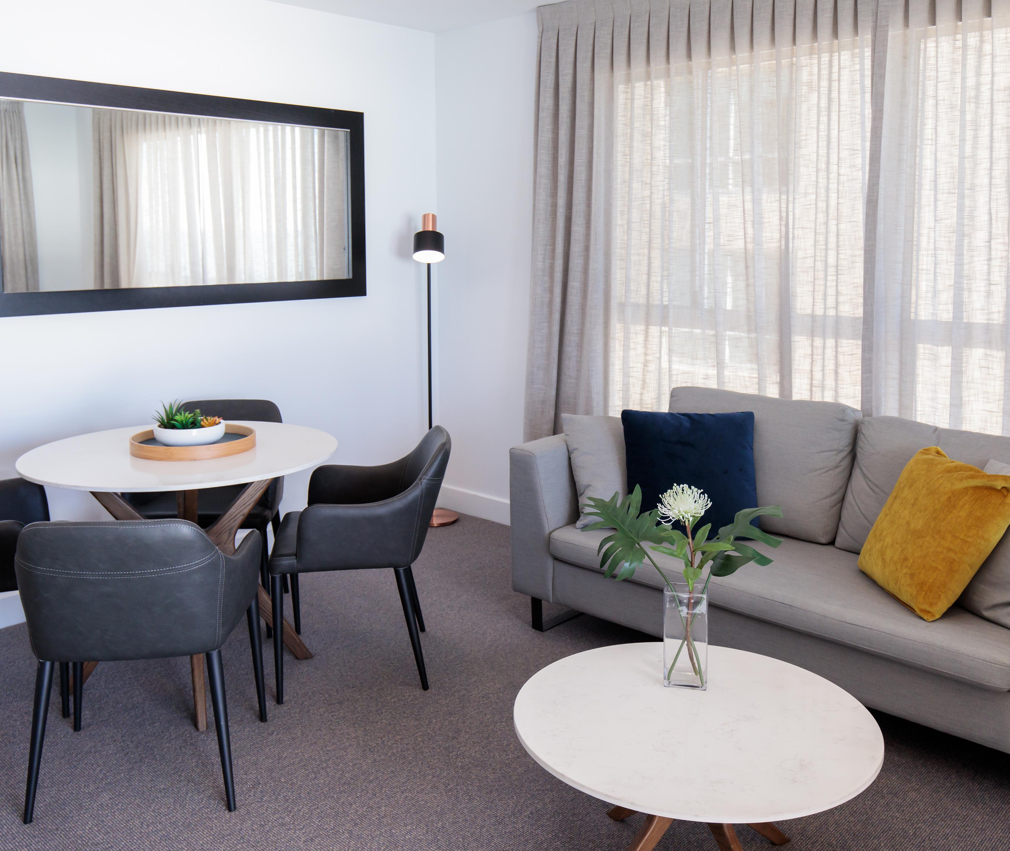 Oaks Glenelg Plaza Pier Aparthotel