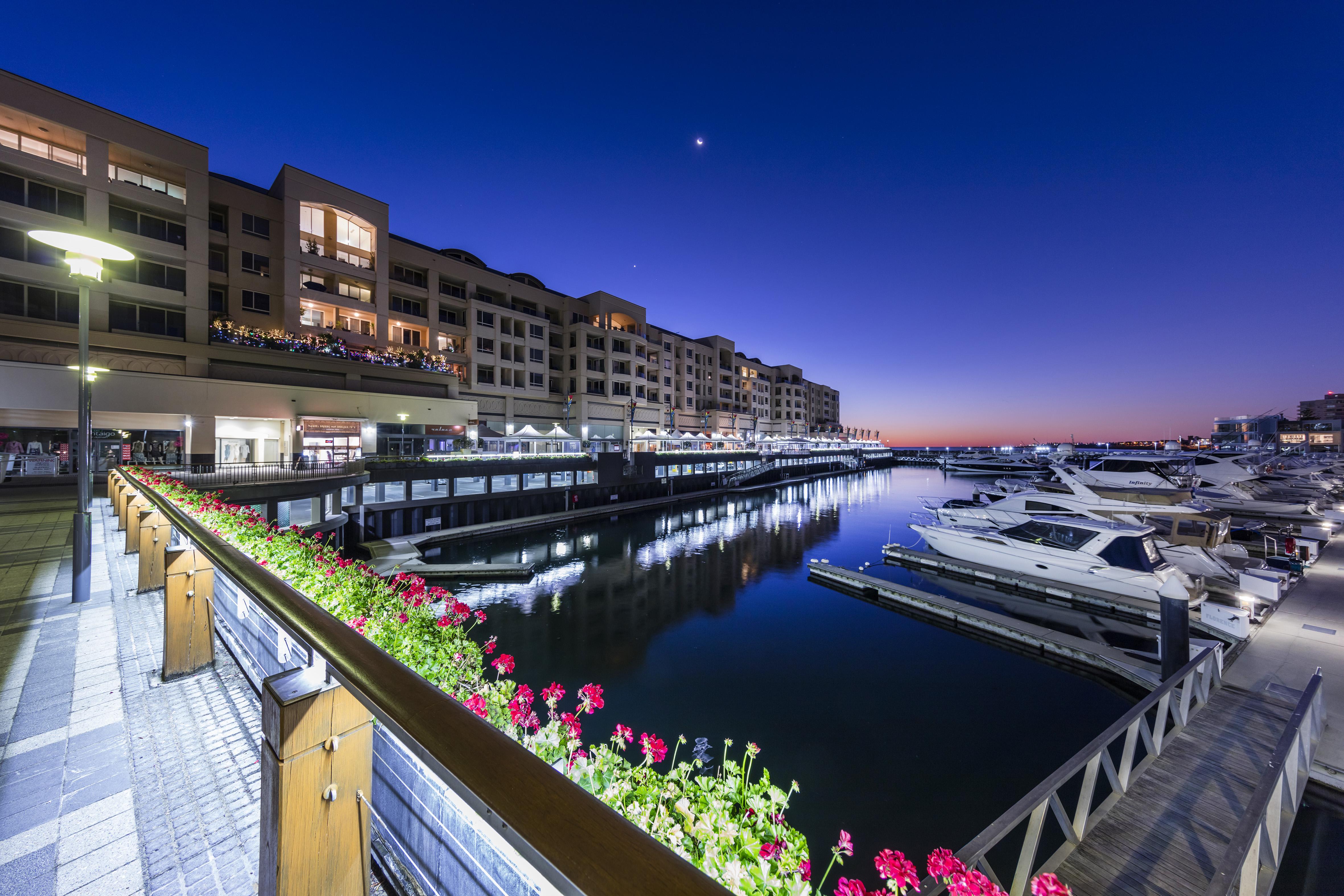 Oaks Glenelg Plaza Pier Aparthotel 4*