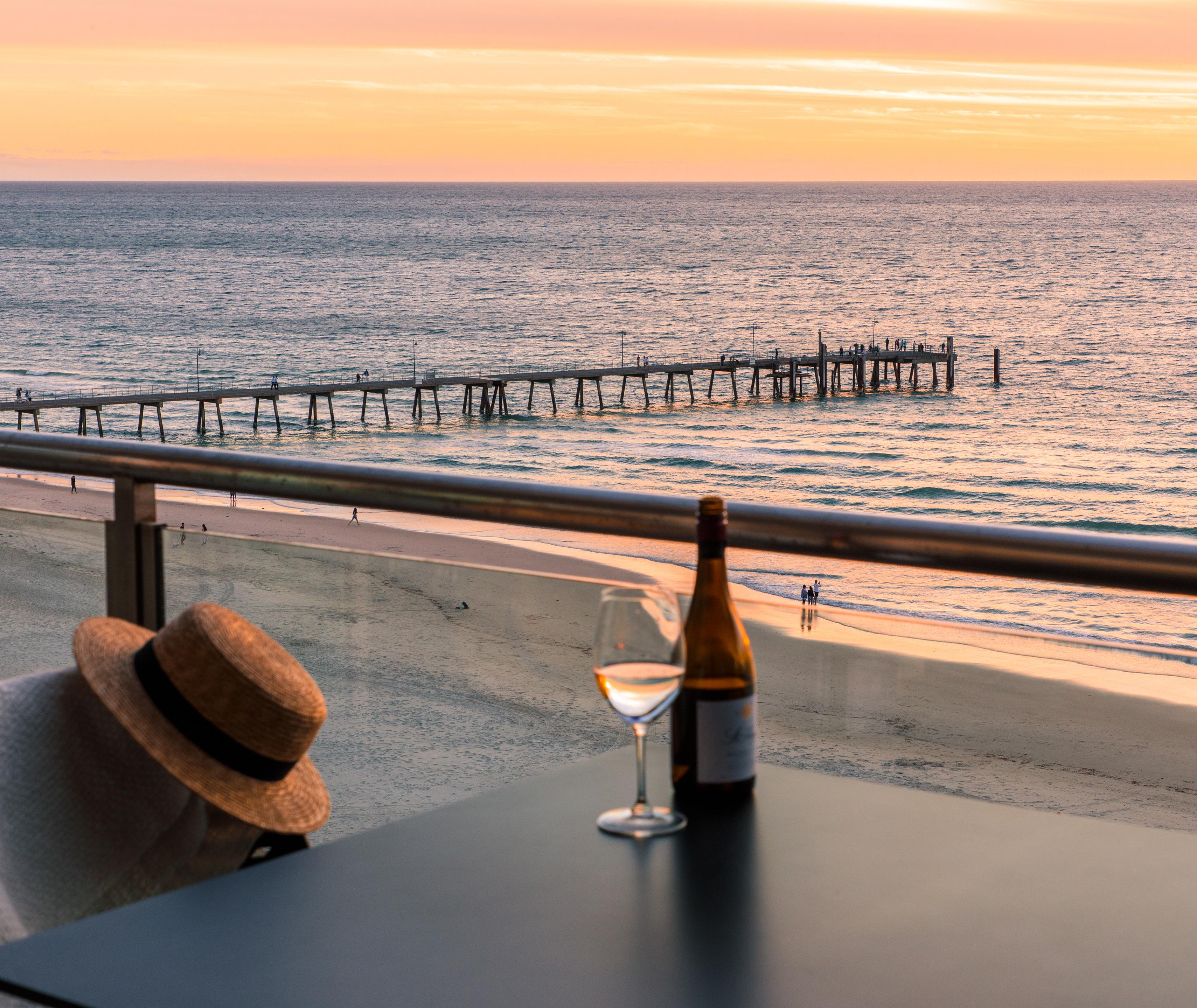Oaks Glenelg Plaza Pier Aparthotel 4*