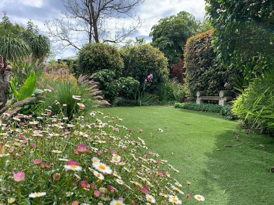 Botanic Bliss *