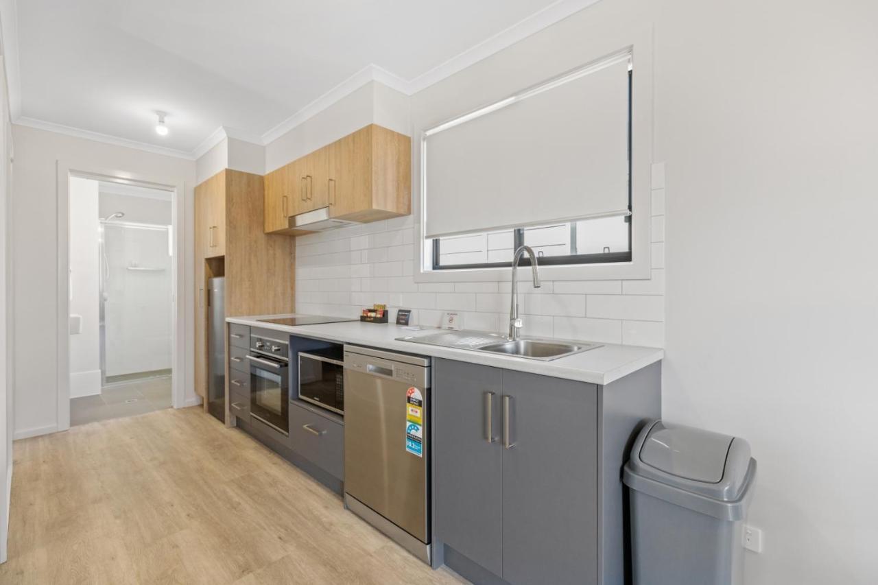 Comfort & Manhattan Hotel Adelaide