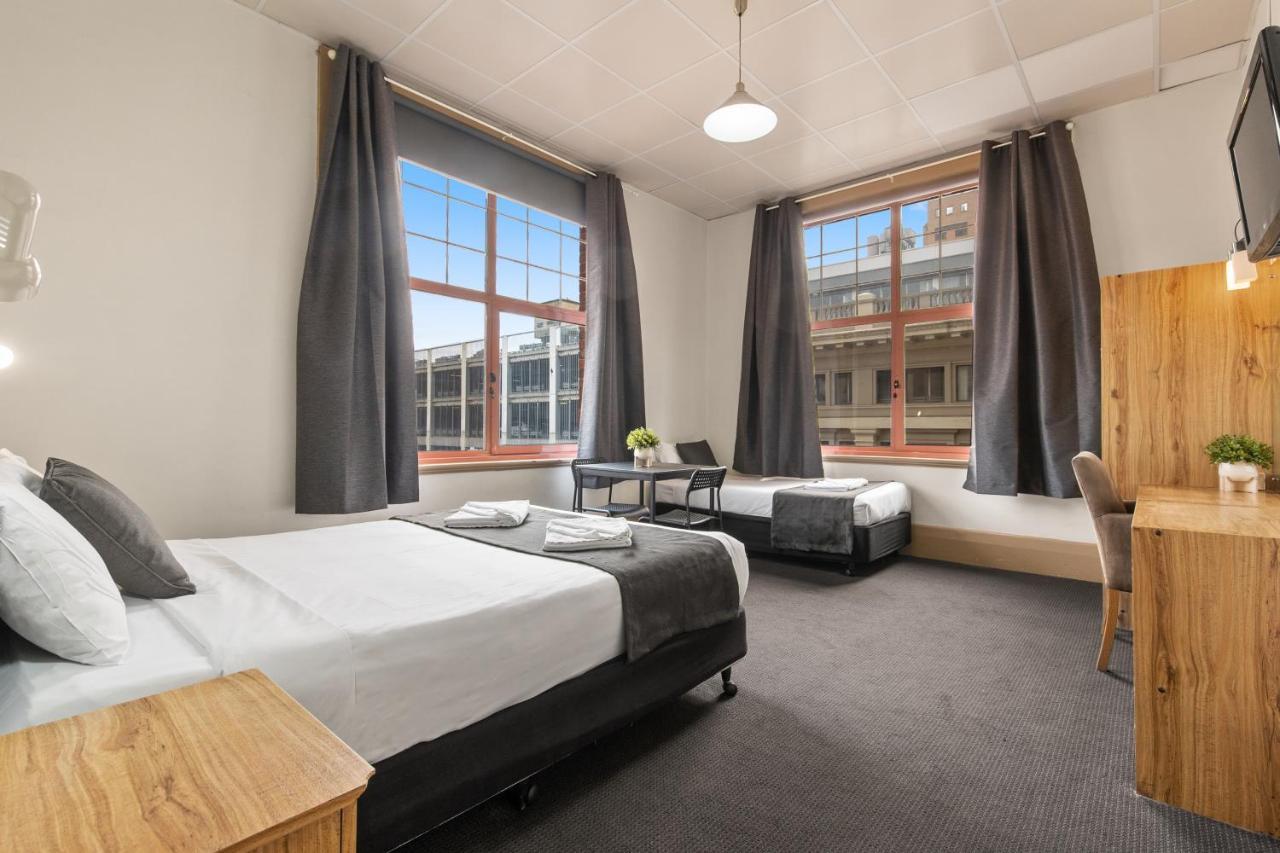 Hotel Paringa 3*