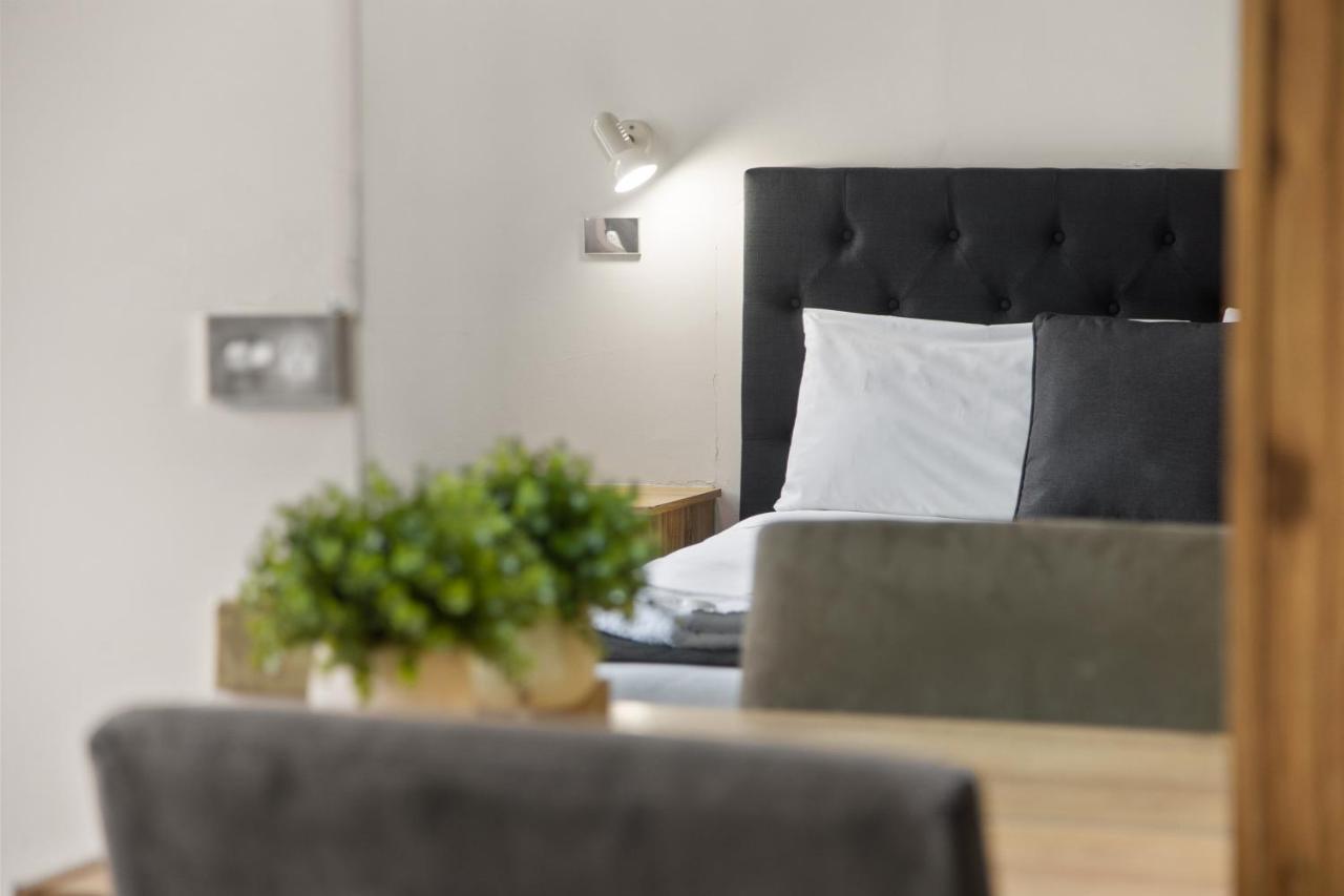 Hotel Paringa Adelaide