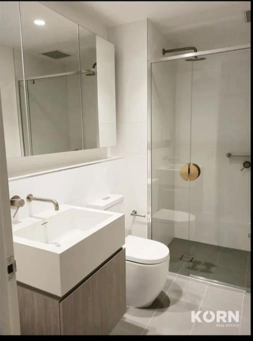 Realm 1206 Apartment *