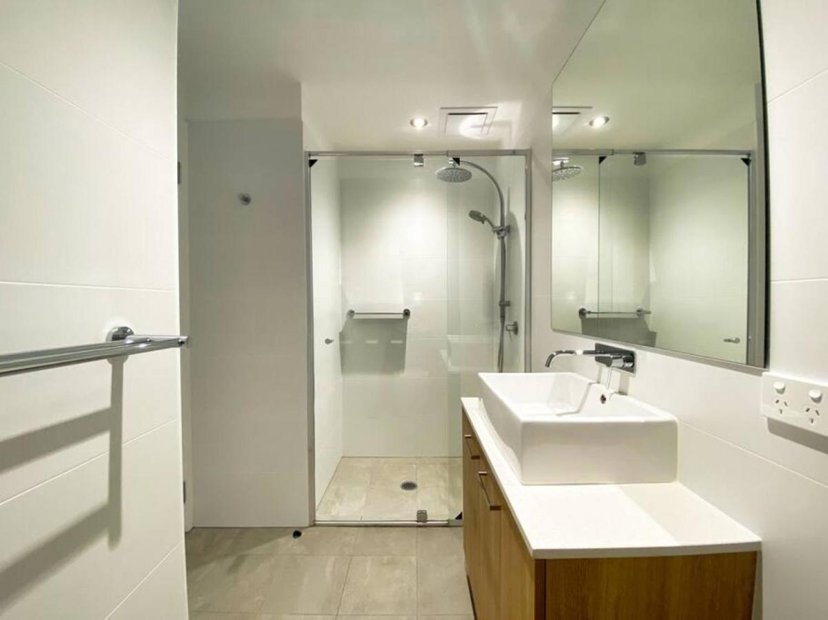Beautiful 2br At Cbd With Pool-gym-bbq * Adelaide