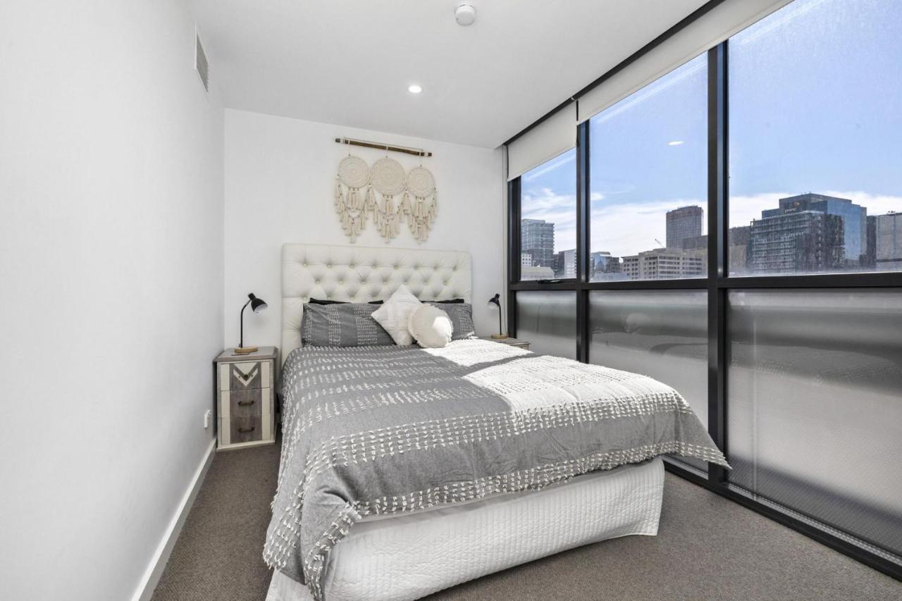 Dianthus - Skyline Retreat Apartment Adelaide