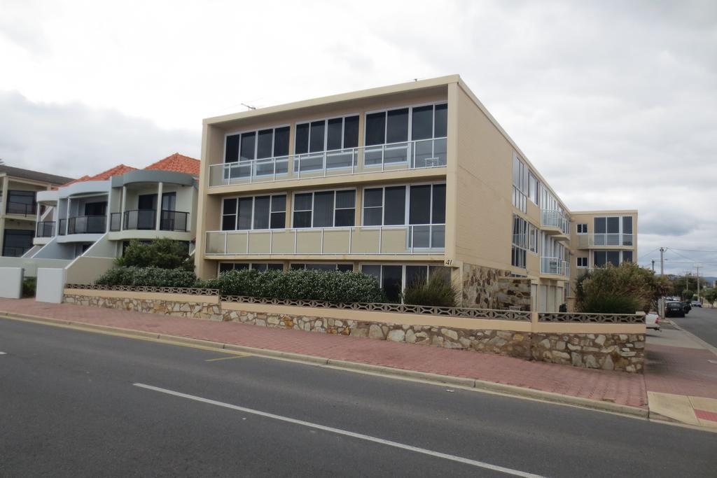 Glenelg Holiday And Corporate Apartment *