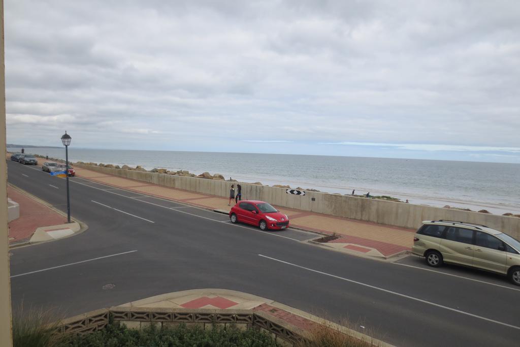 Glenelg Holiday And Corporate * Adelaide