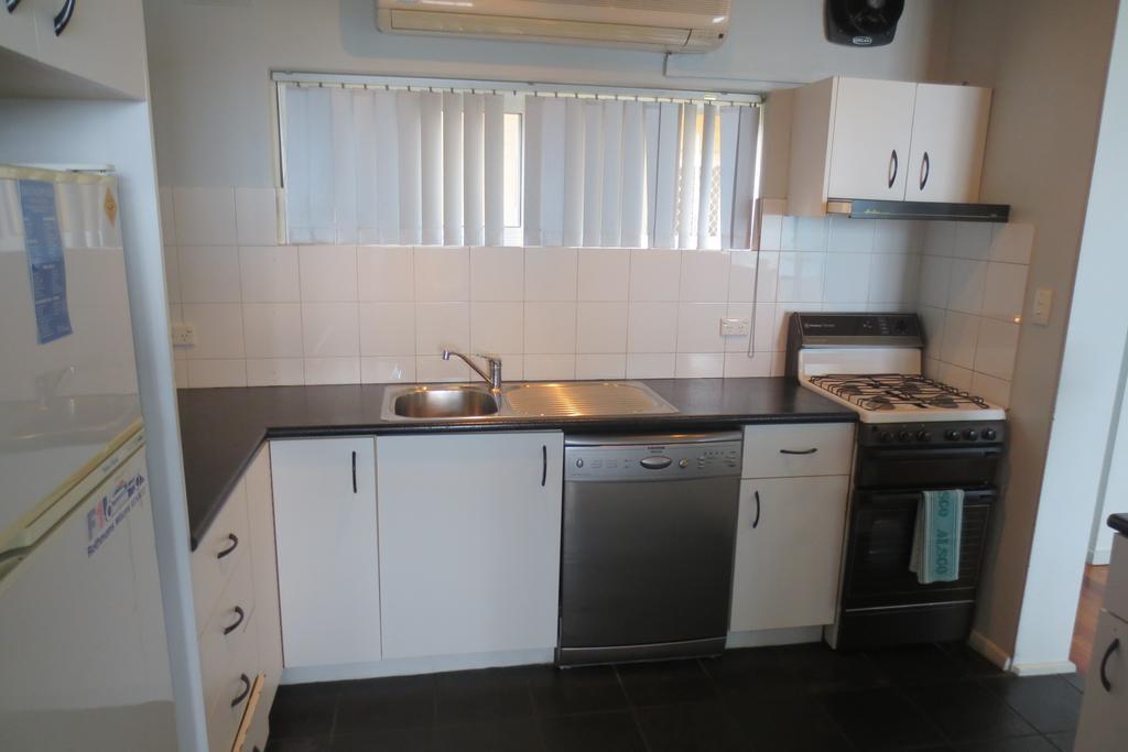 Apartment Glenelg Holiday And Corporate