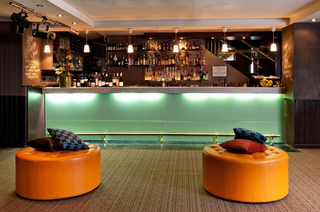 Ambassadors Inn