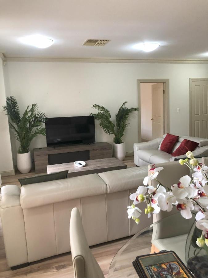 Apartment Superb In Adelaides East End