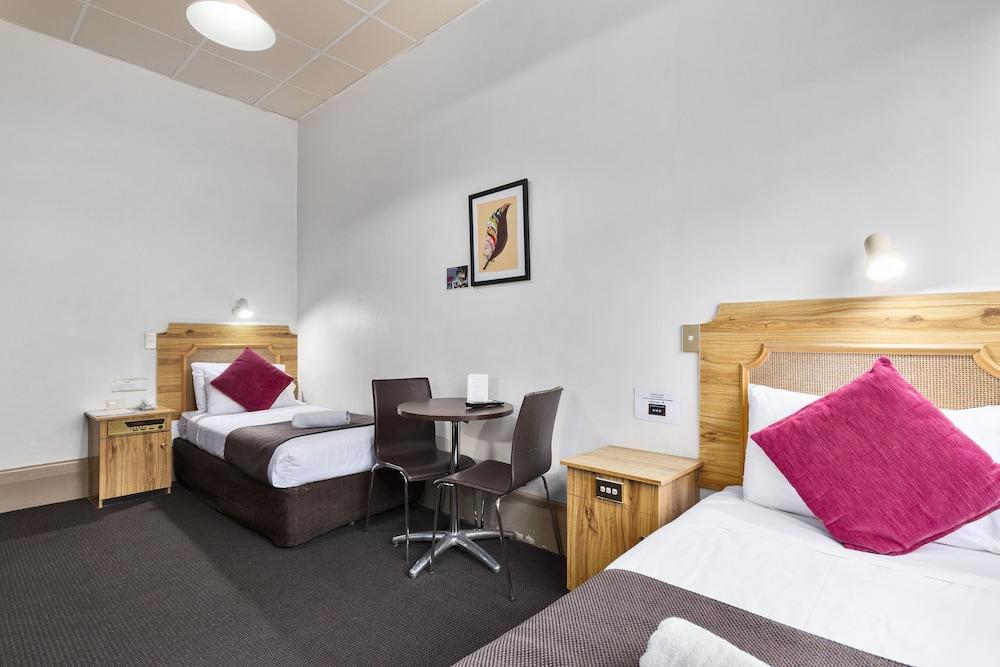 Paringa Hotel