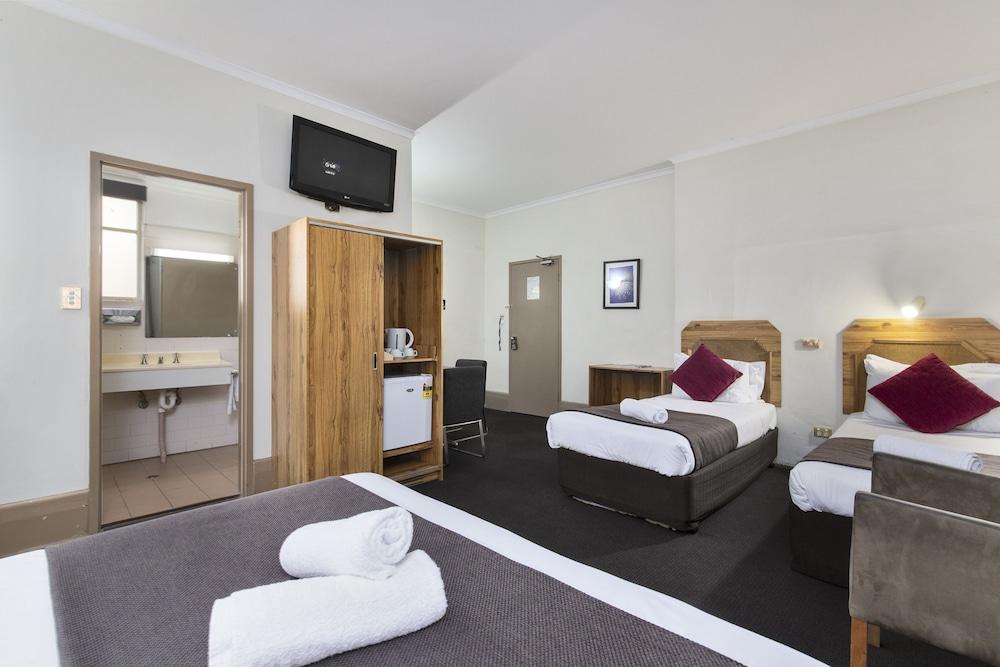 Paringa Hotel