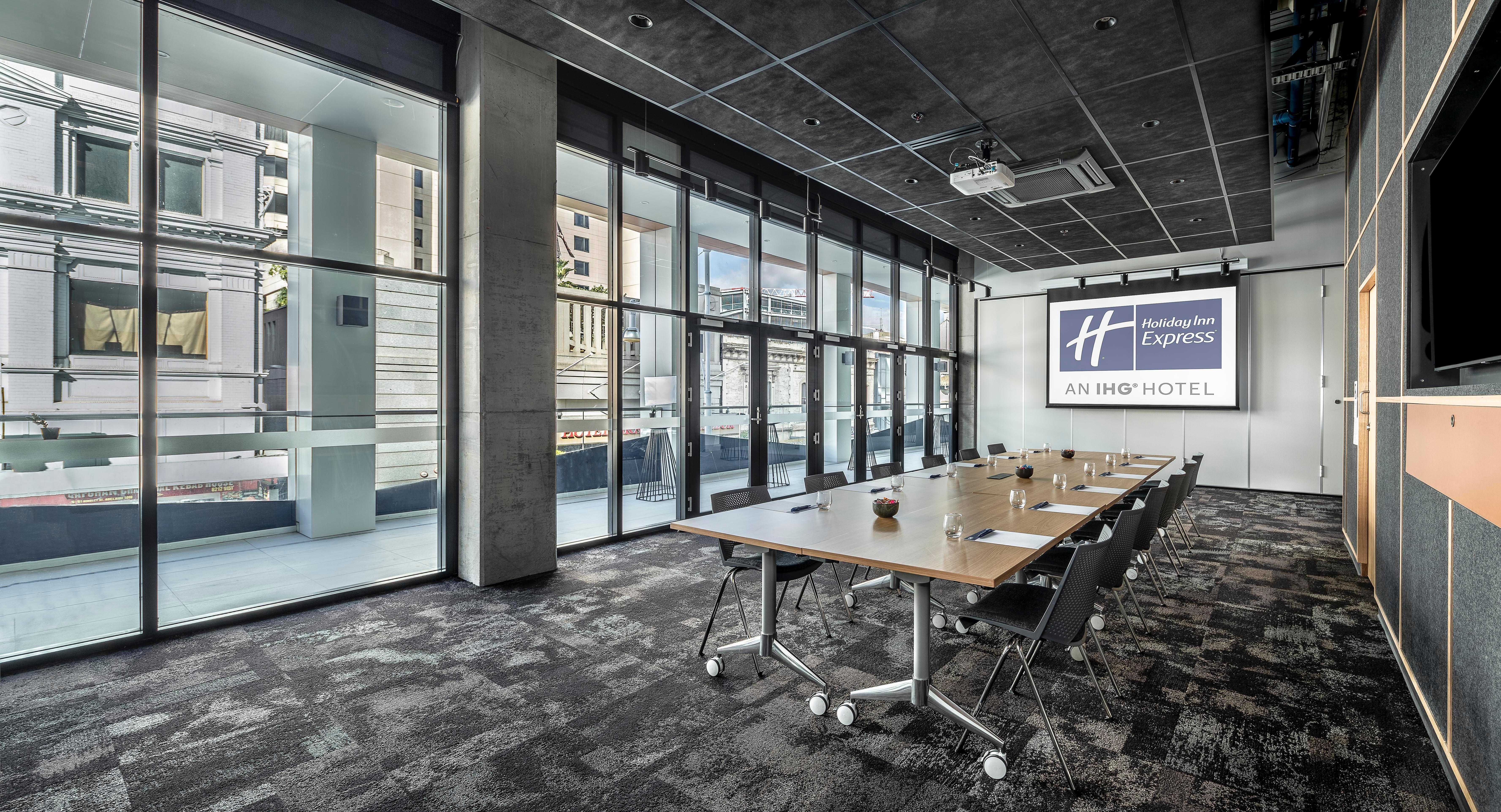 Express Centre By Ihg Hotel