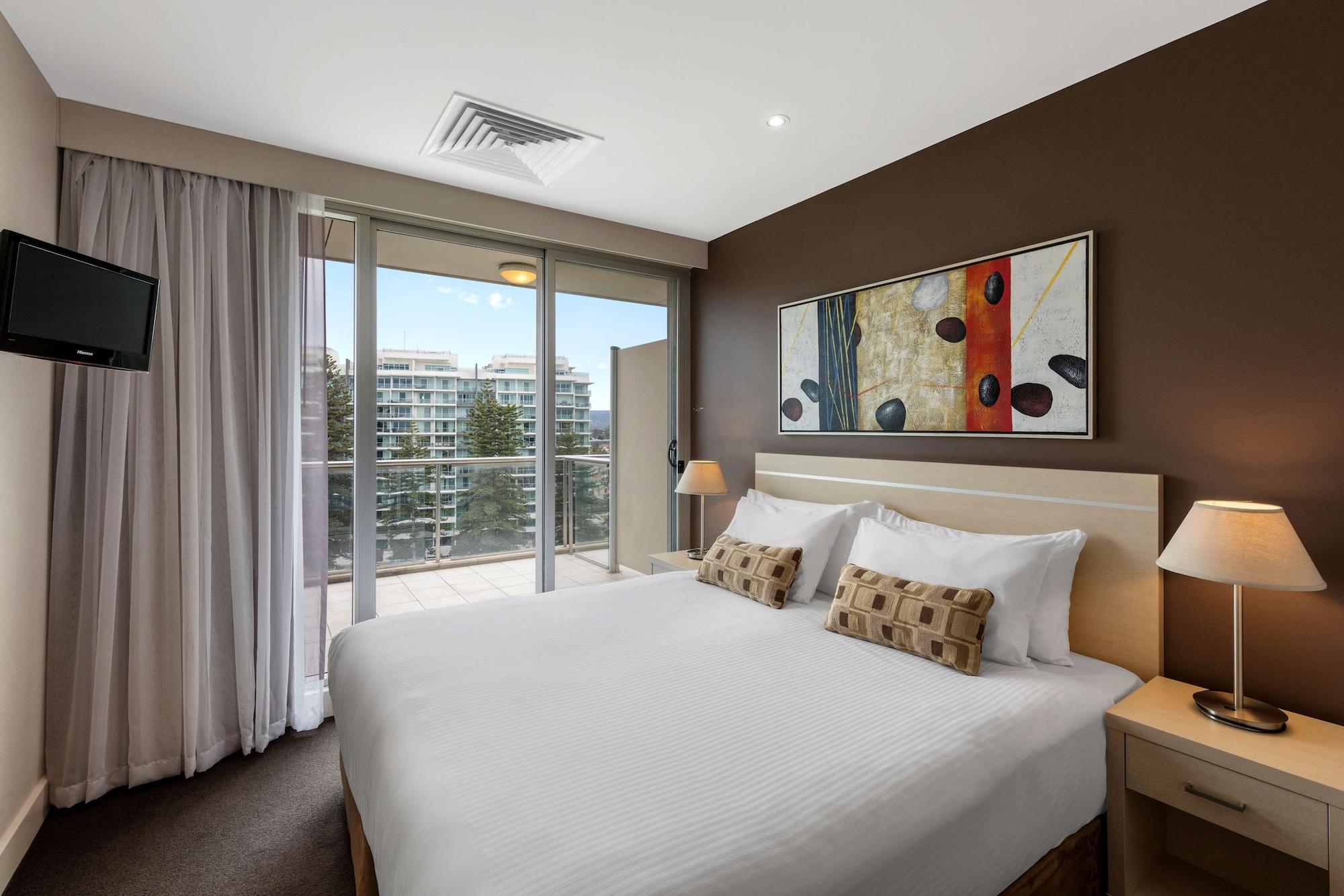 Aparthotel Oaks Glenelg Plaza Pier 4*
