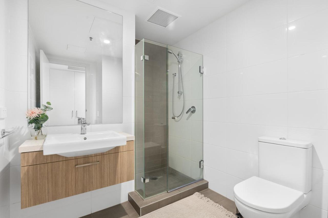 Apartamento Skyline Luxury Retreat: Gym, Pool & Cinema