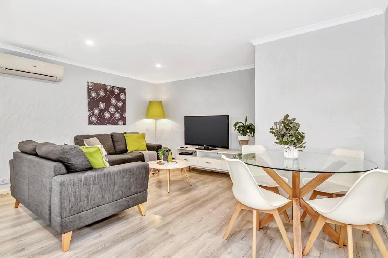 Apartment Charming Glenelg Stay, Walking Distance To Adelaide