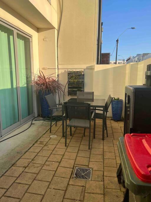 Apartment Access To Cbd Has To Offer Adelaide