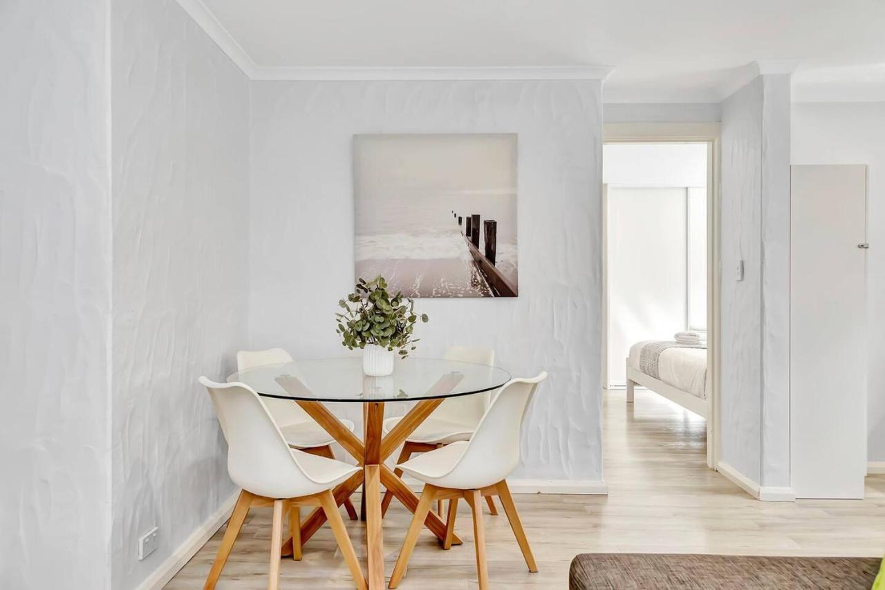 Apartment Charming Glenelg Stay, Walking Distance To Adelaide