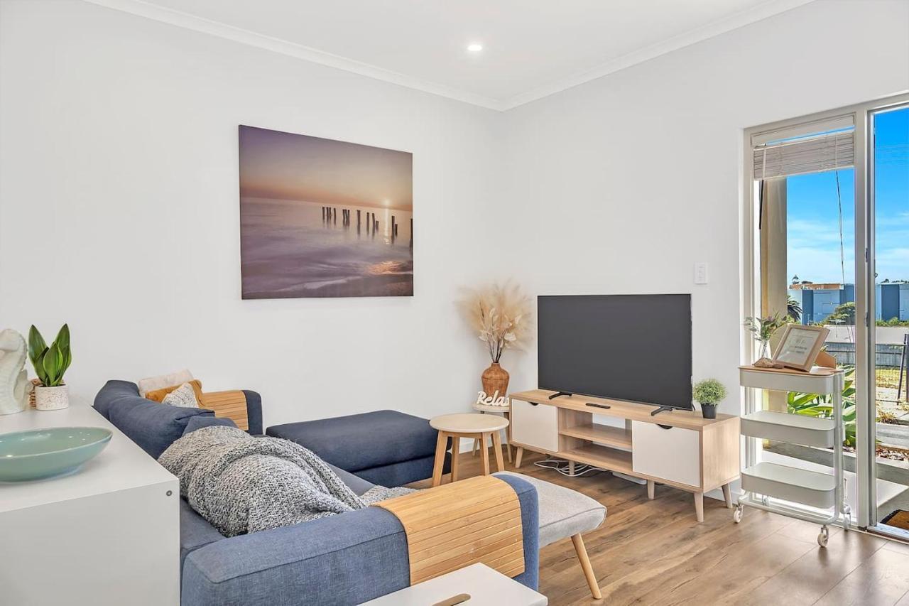 Oceanside At Christies - Contemporary Comfort Holiday home *