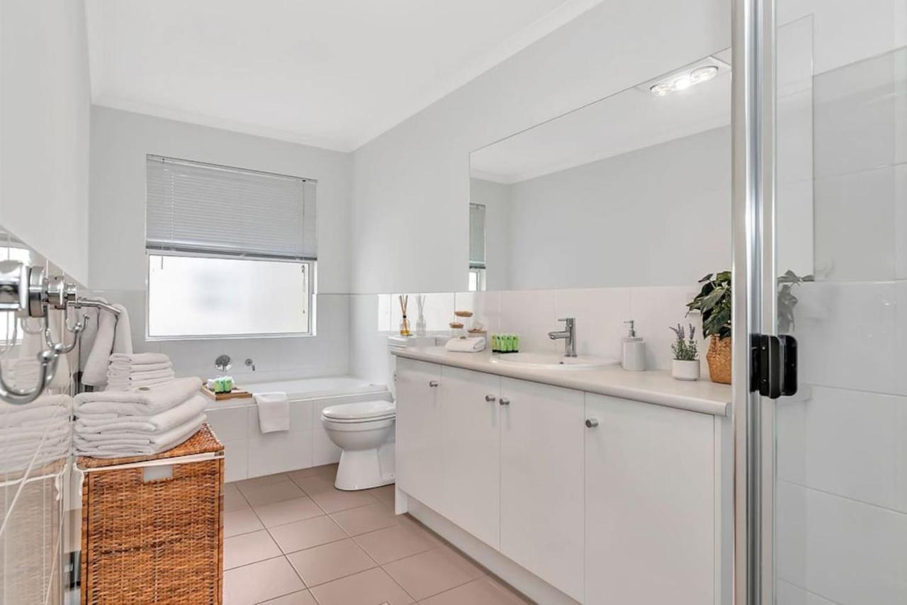 Oceanside At Christies - Contemporary Comfort Adelaide