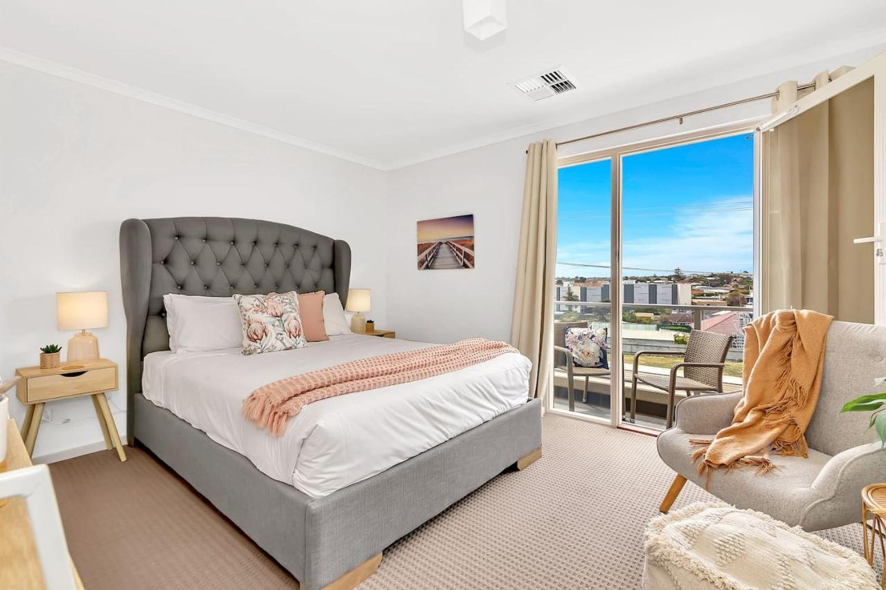 Oceanside At Christies - Contemporary Comfort Holiday home Adelaide