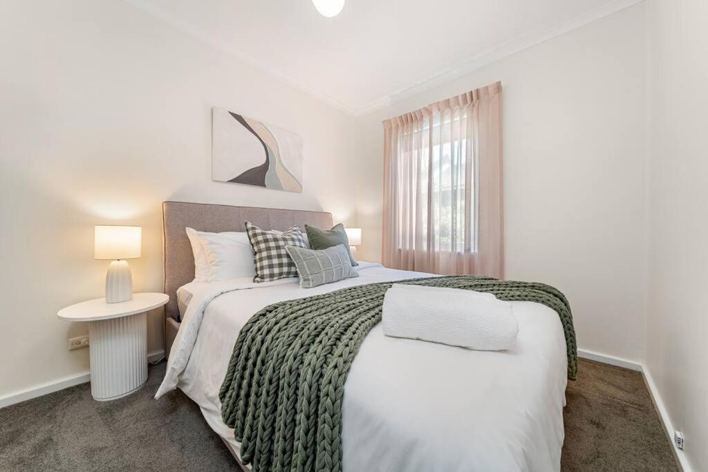 Petal And Bloom - 3br Family Cbd Adelaide