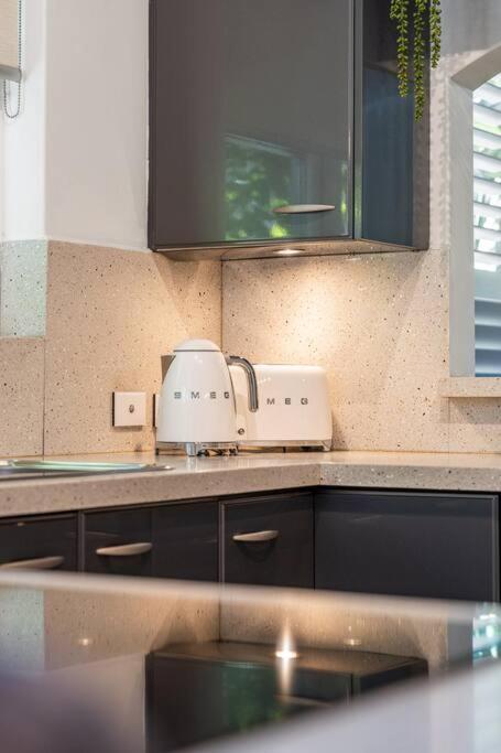 Petal And Bloom - 3br Family Cbd Adelaide
