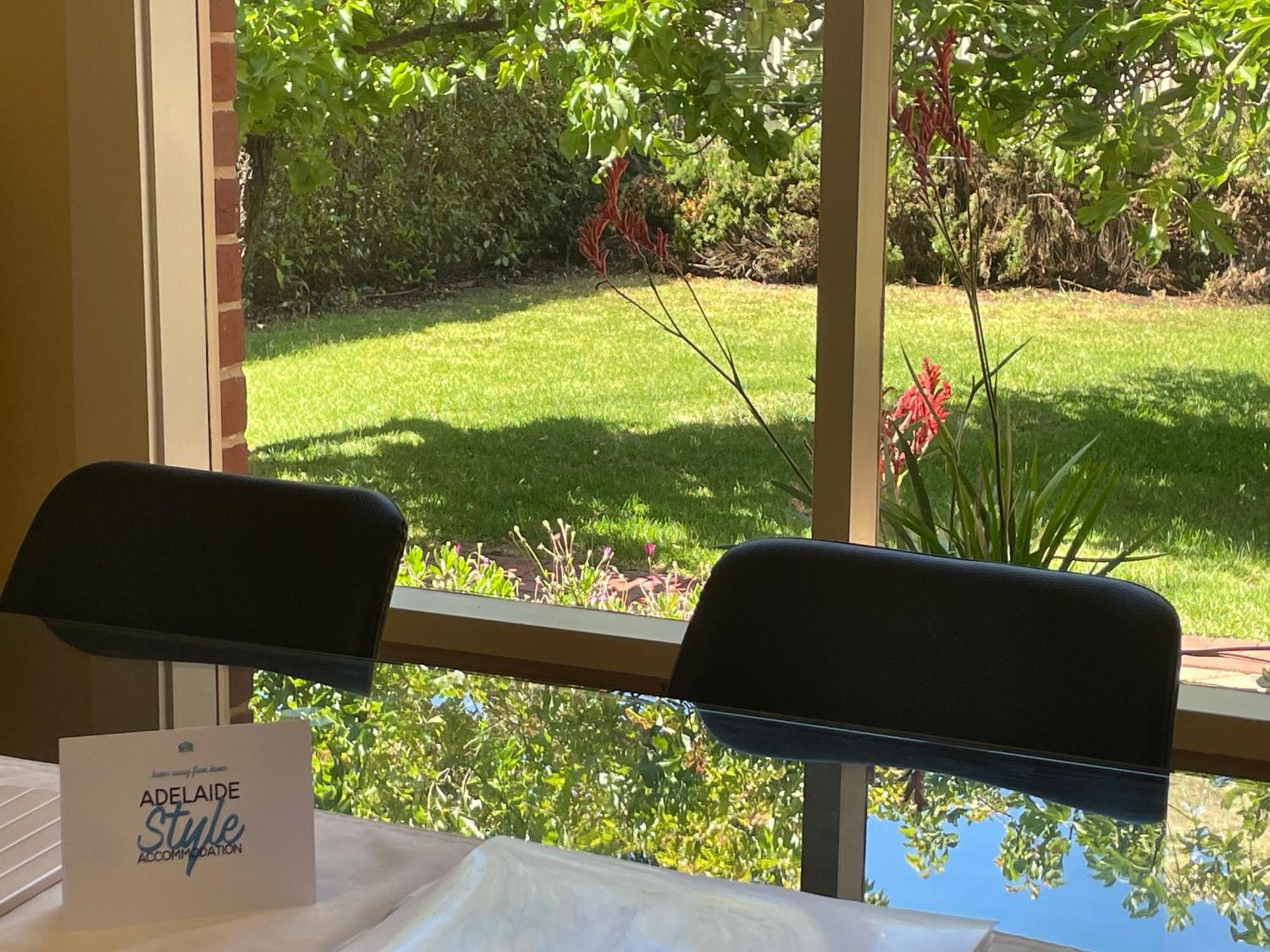 Style - To - Free Wifi - Free 3 Car Parking - Great Location Holiday home *