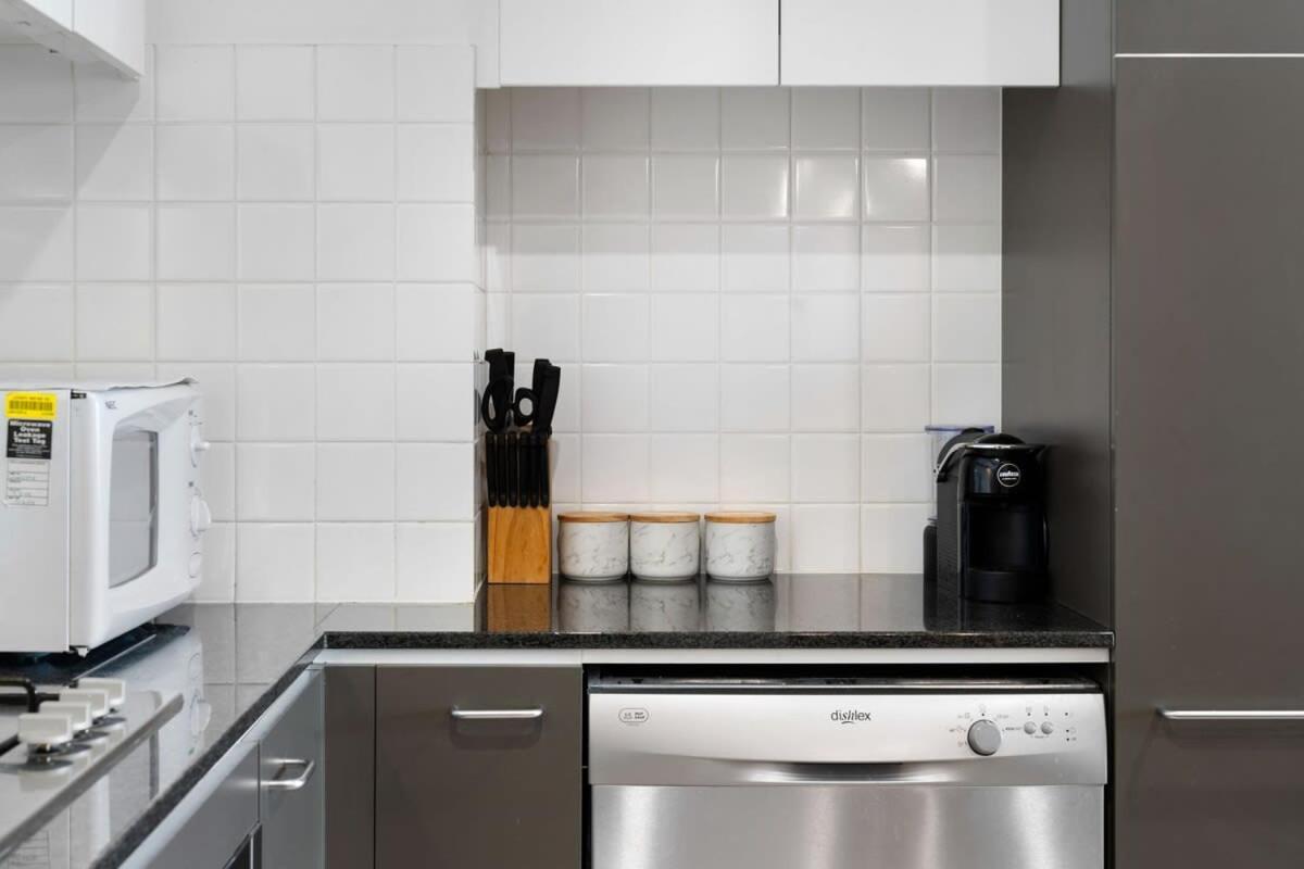 Cbd Modern 2br Free Parking