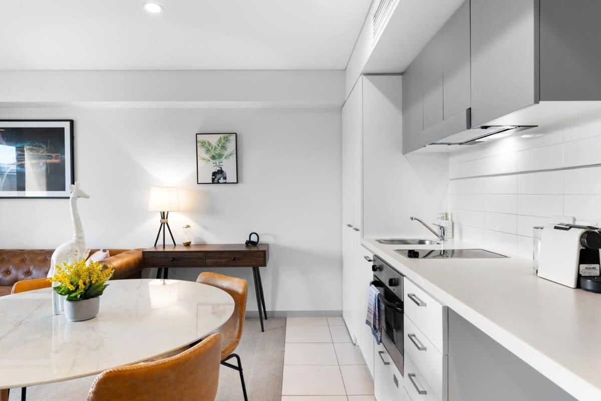 Apartment Cbd 1br Apt-104 North Terrace-walkable Cityview *