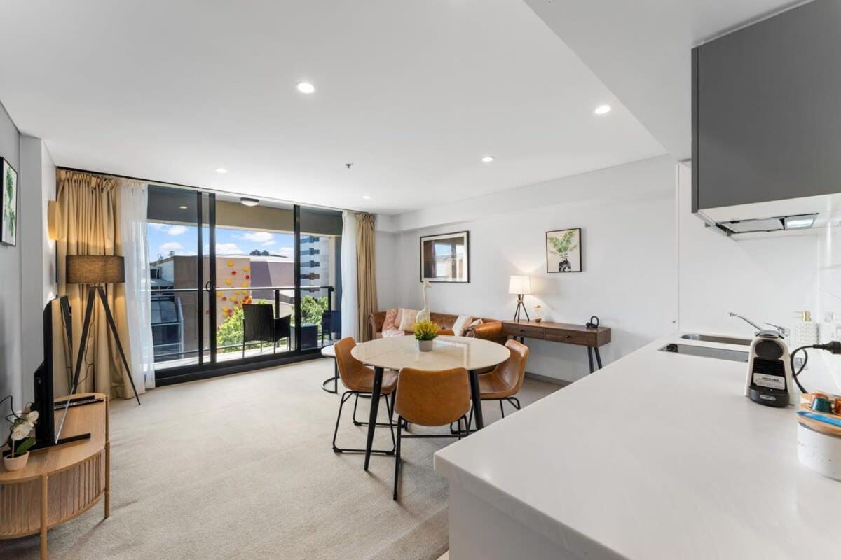 Cbd 1br Apt-104 North Terrace-walkable Cityview Apartment *