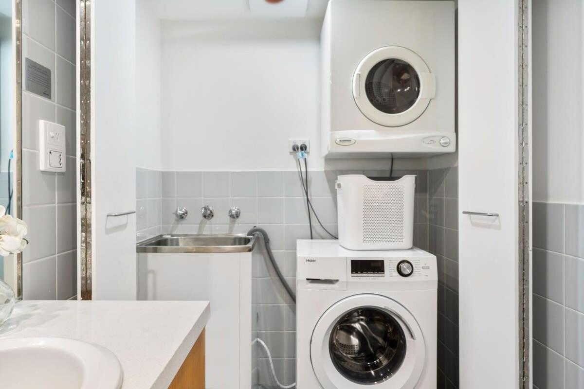 Cbd Modern 2br Free Parking *