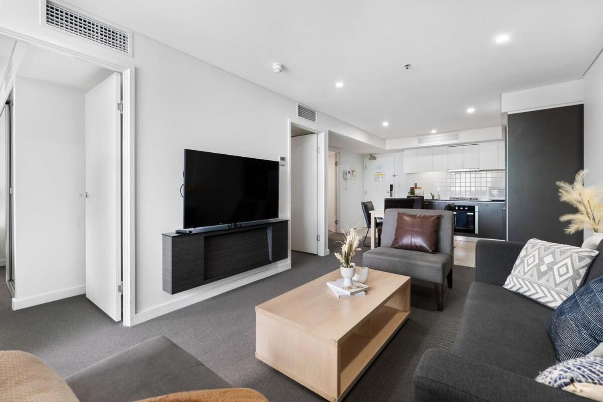 Cbd Modern 2br Free Parking Apartment Adelaide