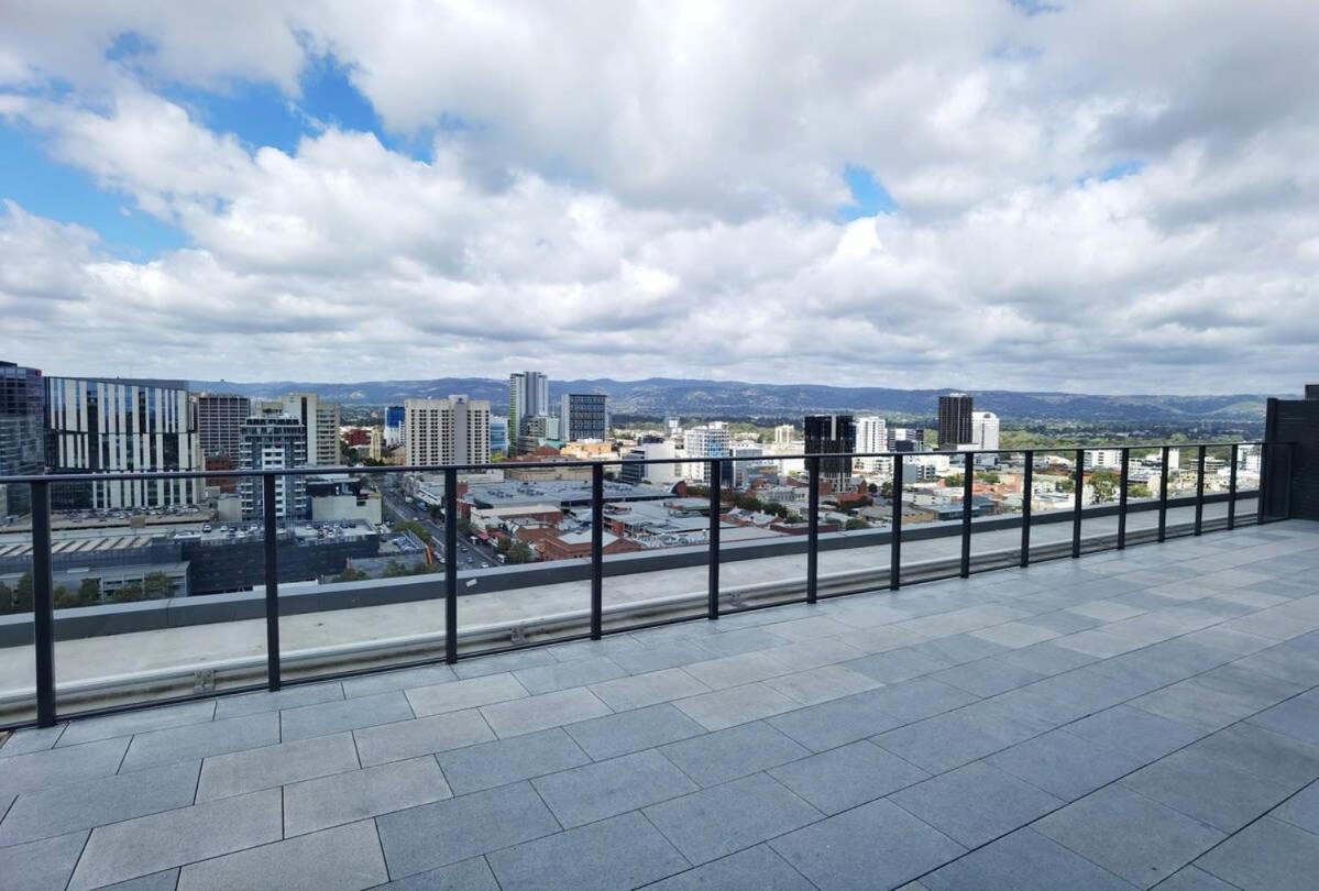 Walk To Market Parking Gym&pool View Apartment Adelaide