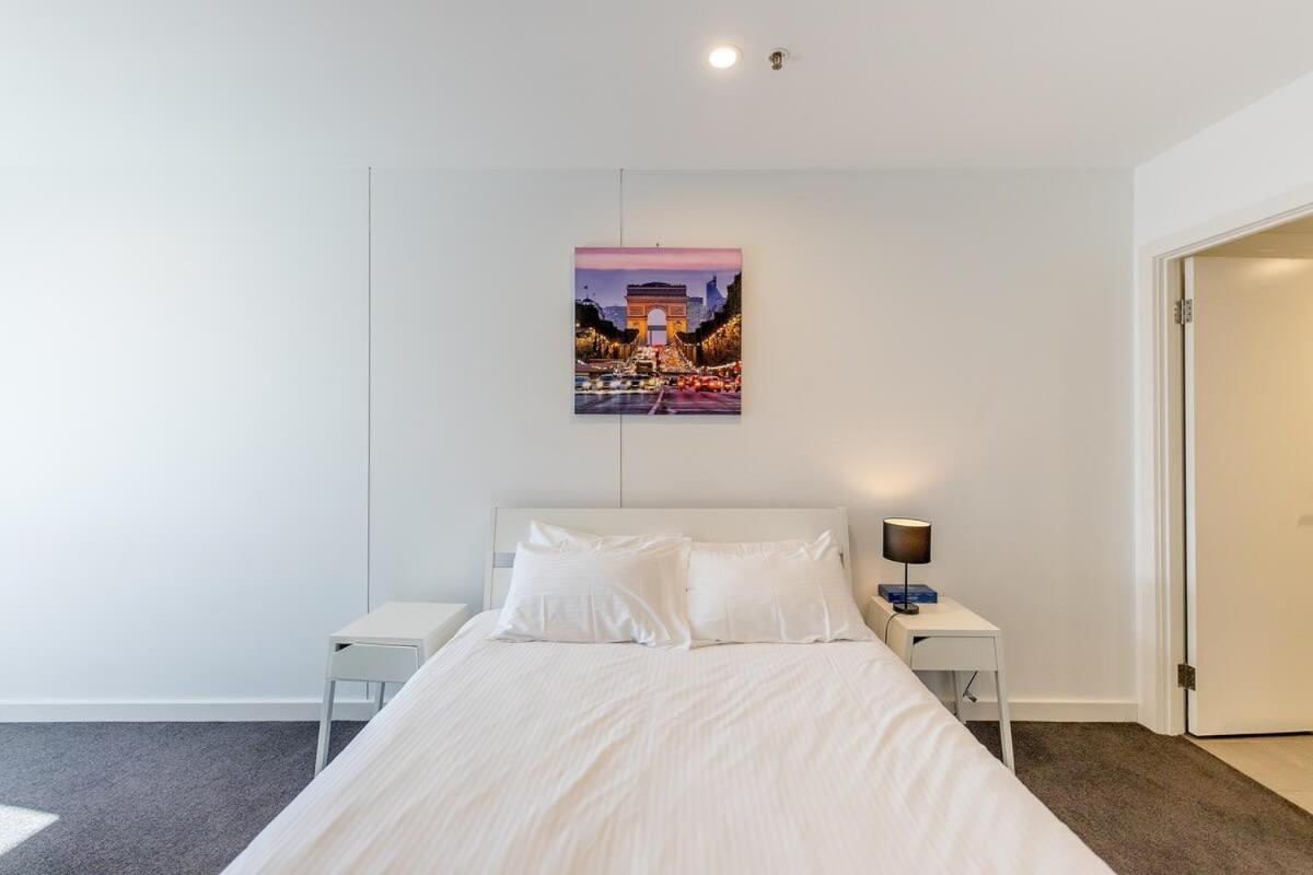 Walk To Market Parking Gym&pool View Apartment
