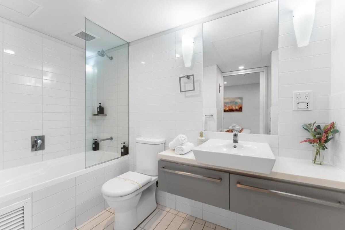 Cbd 1br Apt-104 North Terrace-walkable Cityview * Adelaide