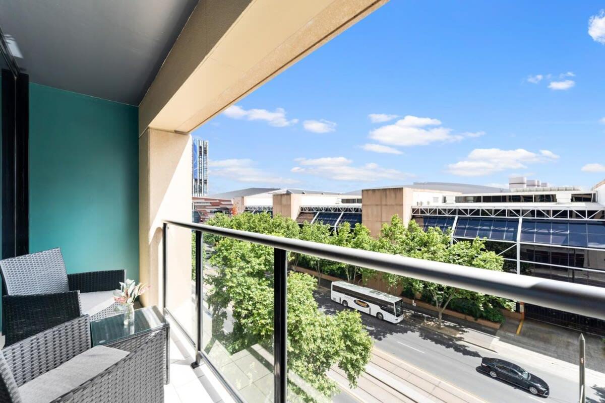 Cbd 1br Apt-104 North Terrace-walkable Cityview Apartment Adelaide