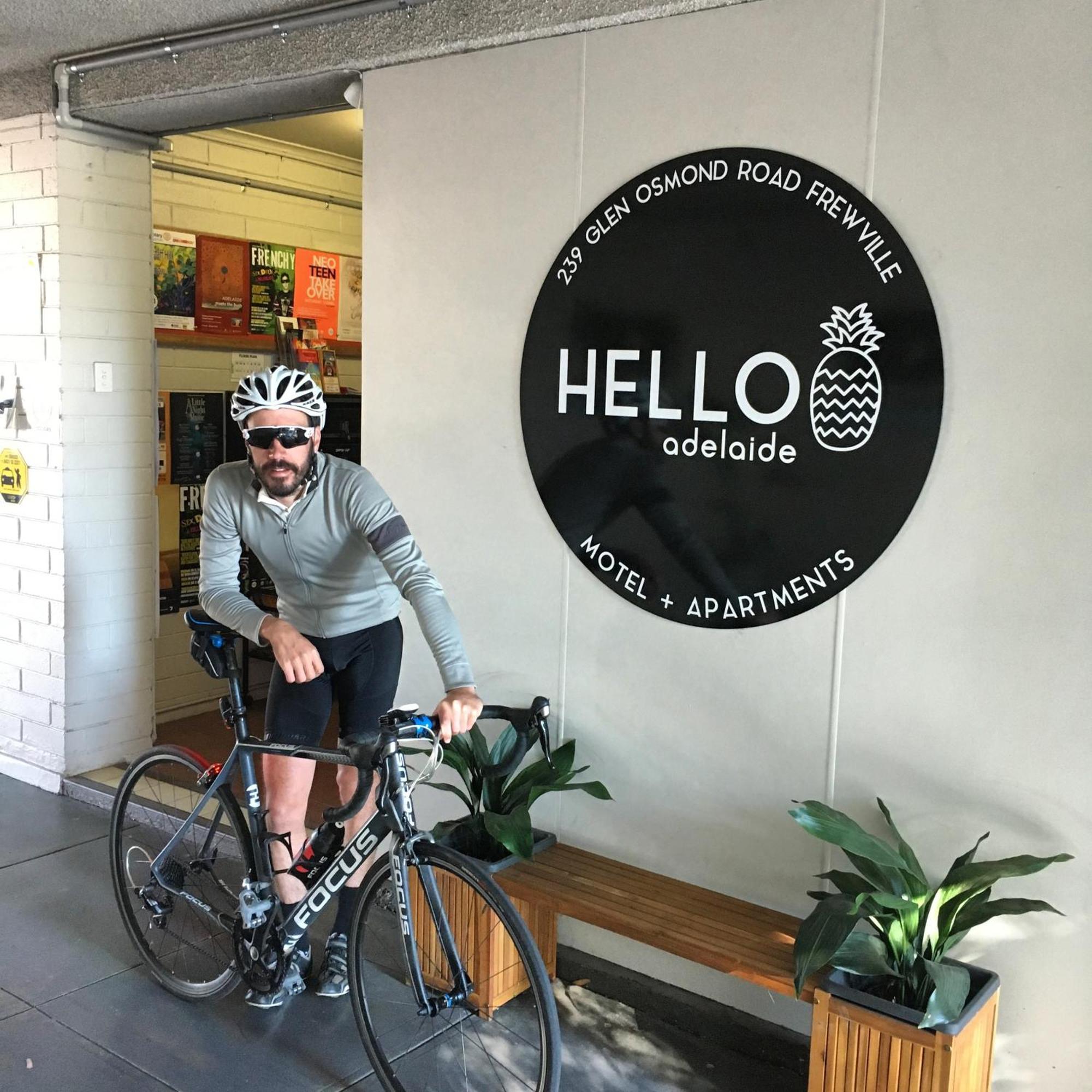 Hello And Aparthotel 3*