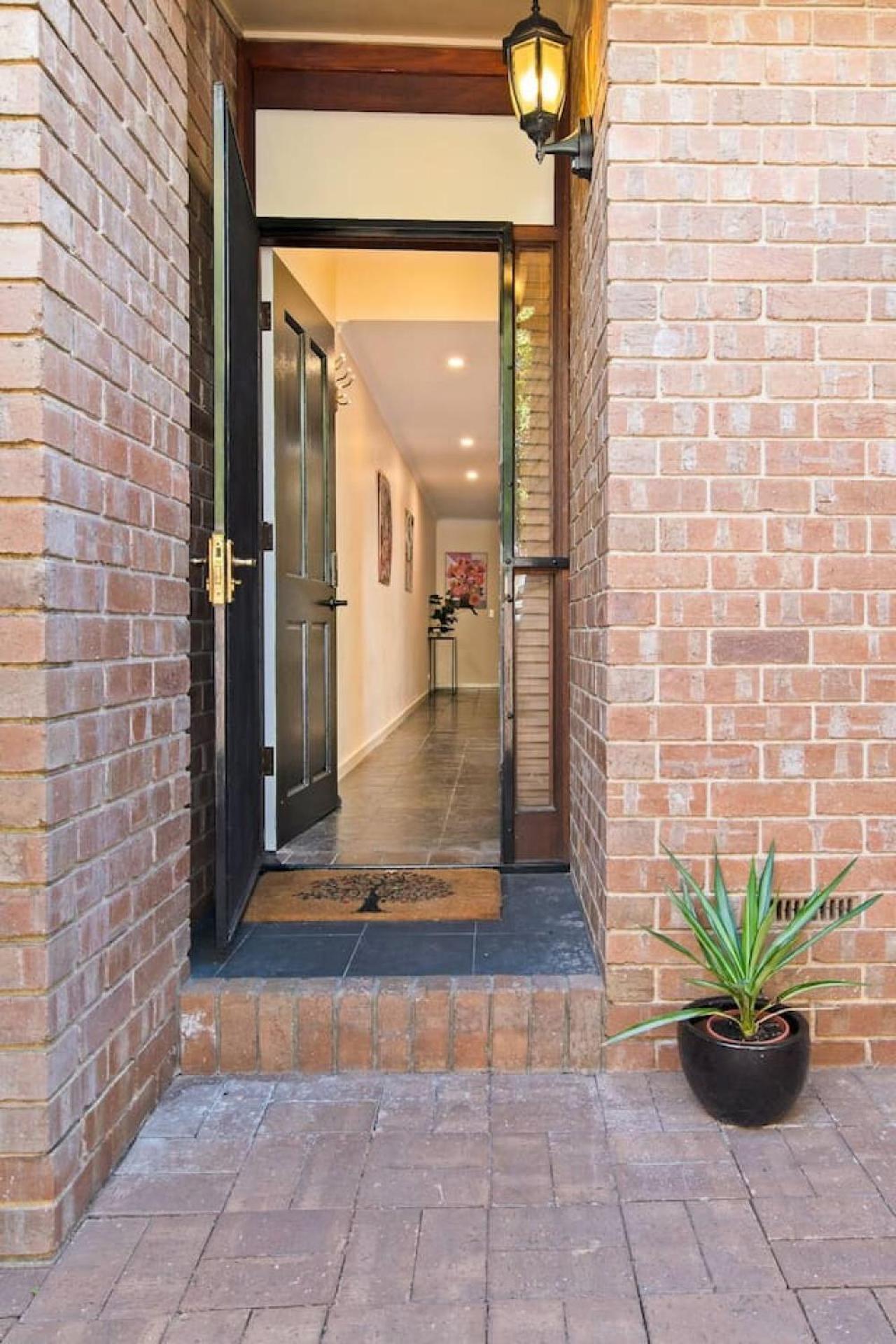 Character And Charm 3br With Free Wine Adelaide
