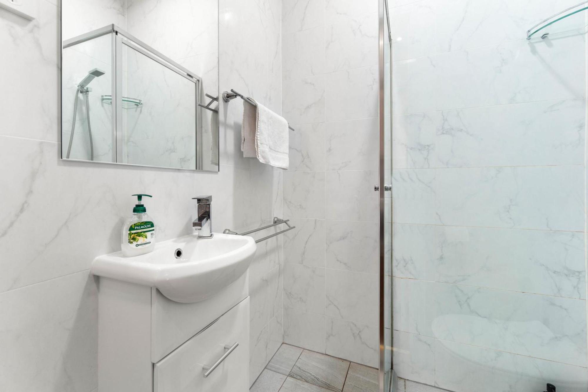 Timeless Cbd Sanctuary - 1br - Heart Of Apartment Adelaide