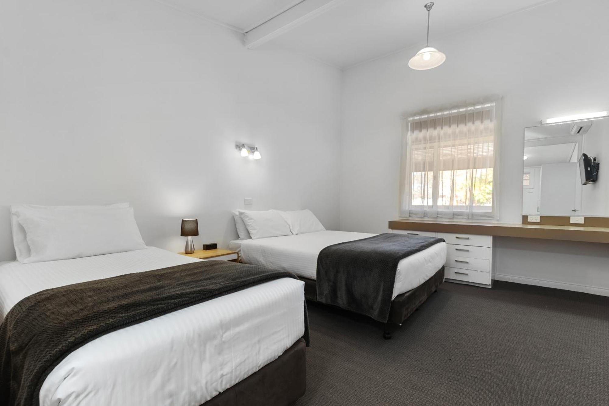 Econo East Lodge