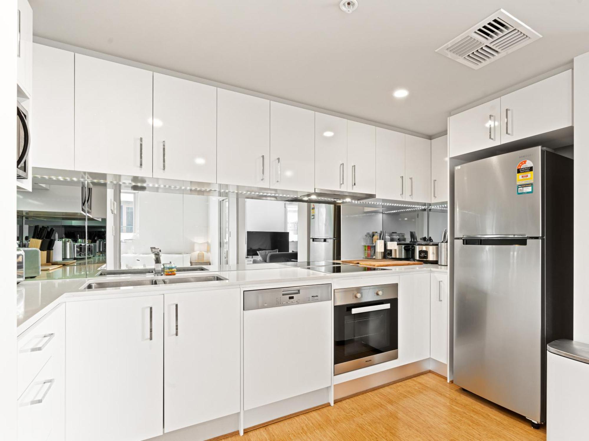 Parkland Vista Luxury Retreat Apartment