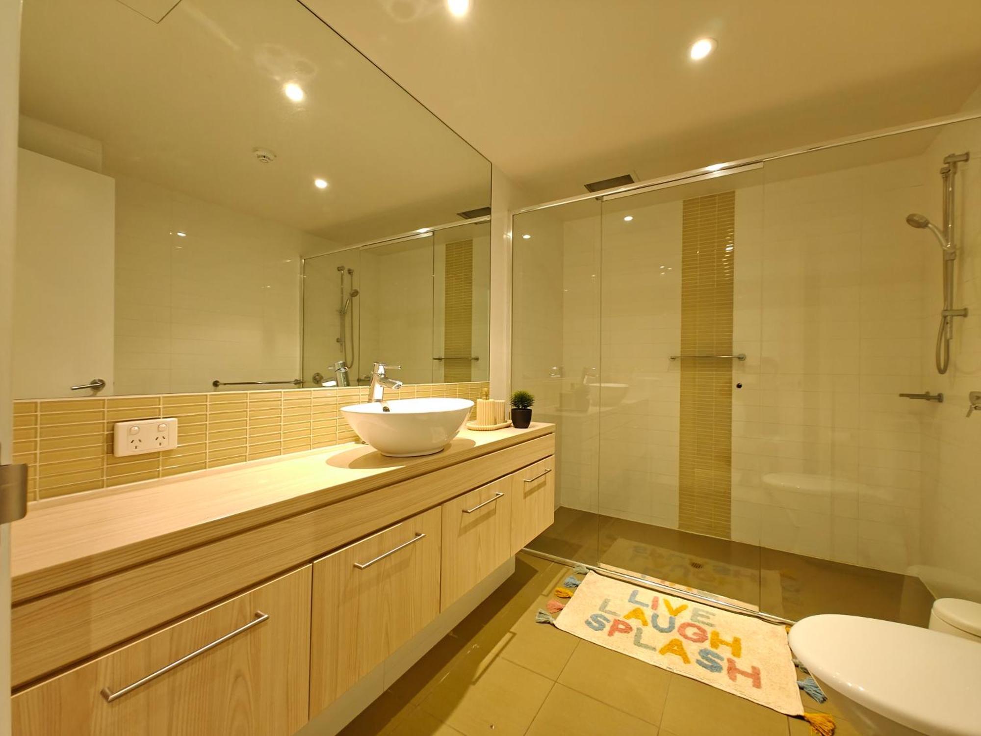 Luxury 2br In The Heart Of Cbd Apartment