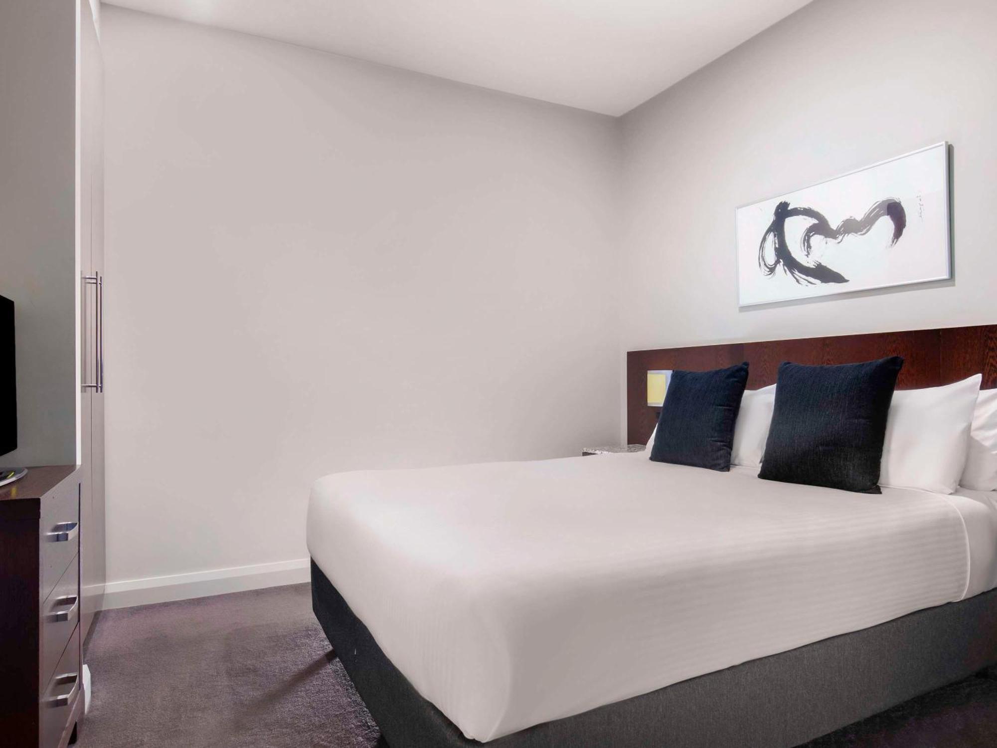Mantra Hindmarsh Square Hotel 4*