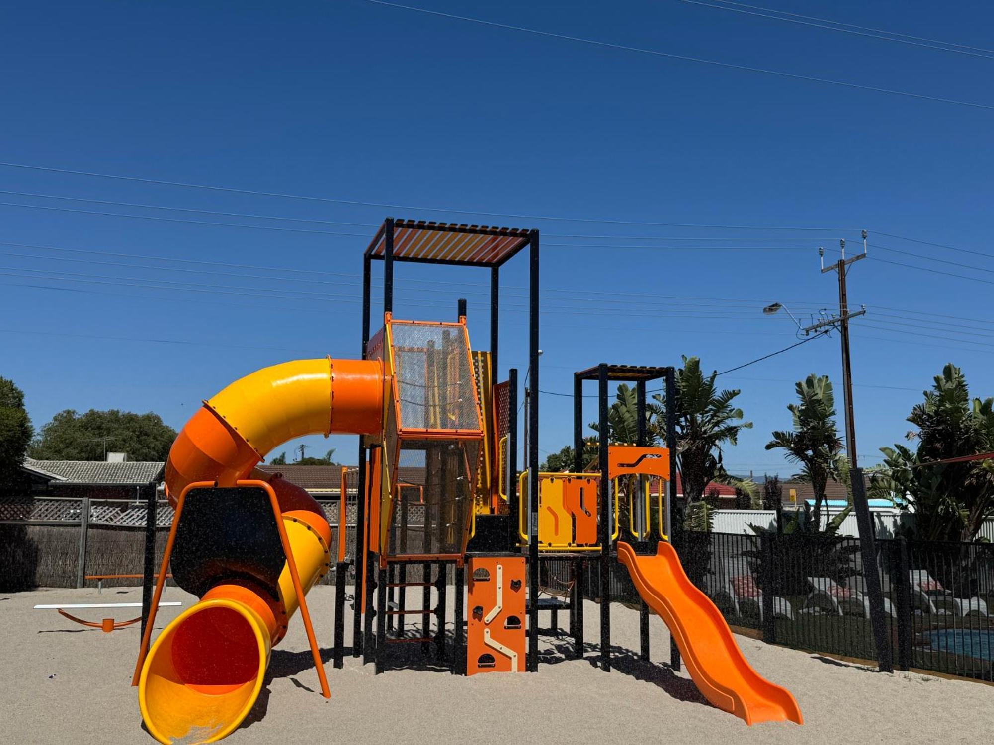 Discovery Parks - Beachfront Hotel Adelaide