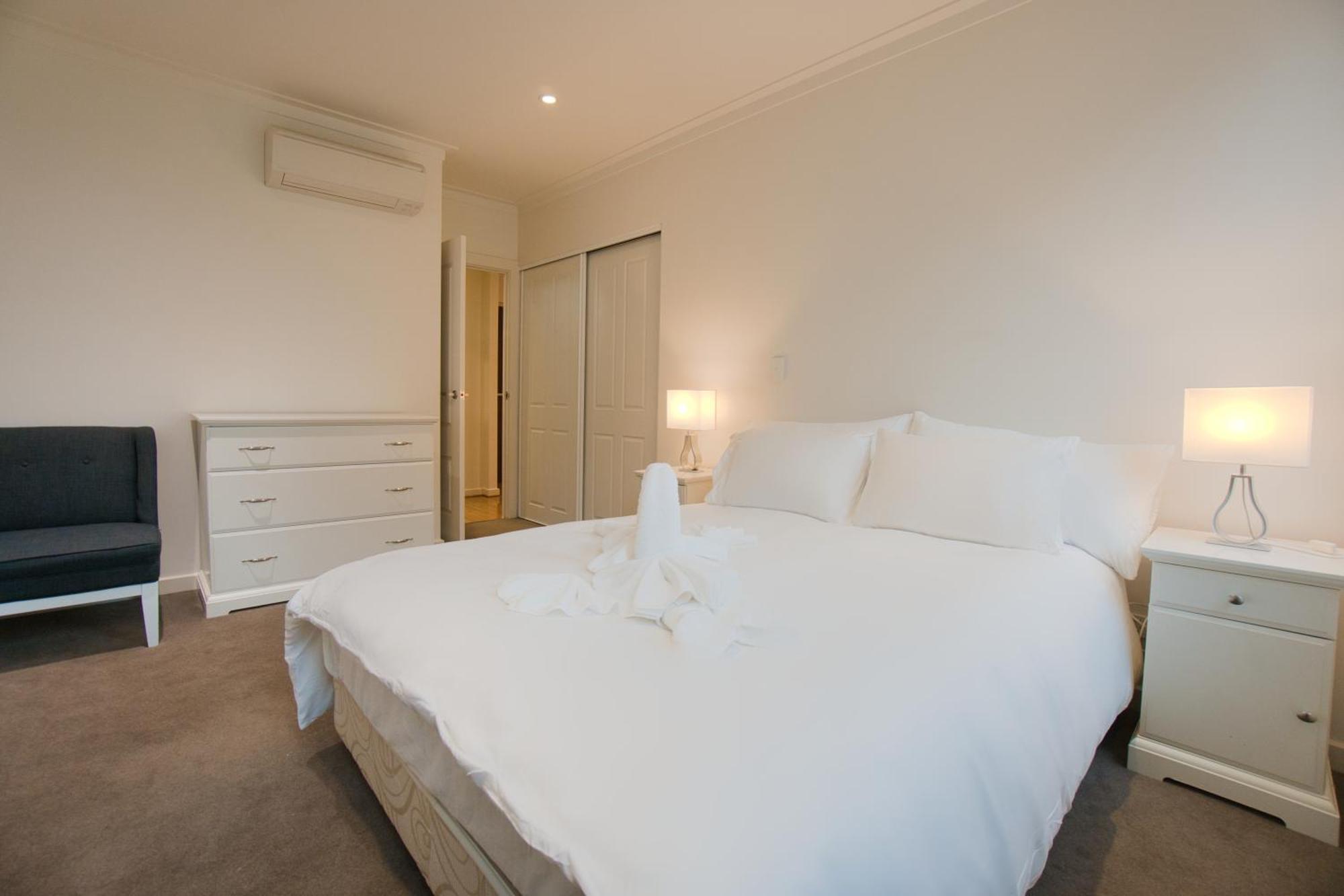 Amyra Residences At The Rowlands